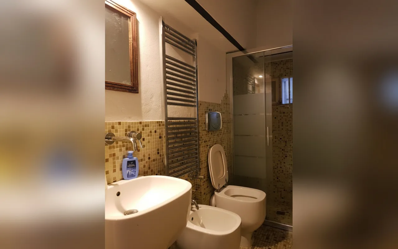 Camera con bagno privato — Florence center, Firenze (Toscana) (foto 20)